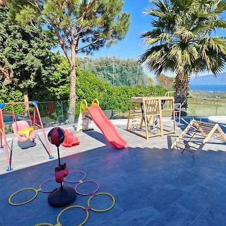 Alexiou Luxury Villa Егіо Екстер'єр фото